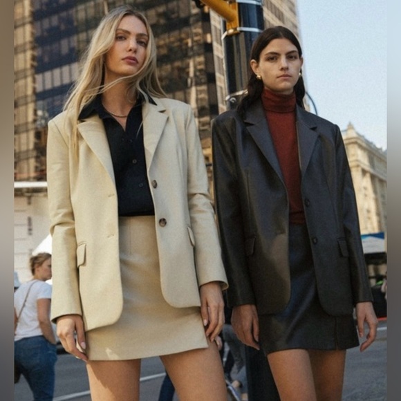 Oak + Fort Cream Vegan Faux Leather A-line Mini Skirt - Picture 10 of 14